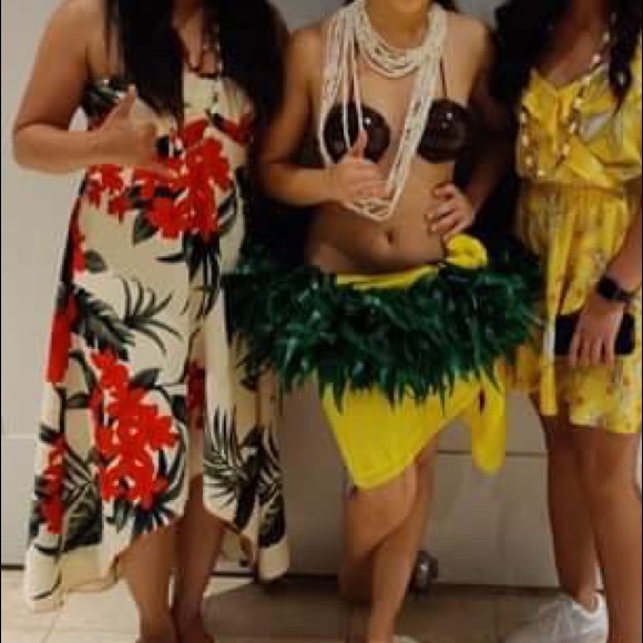 Red floral Hawaiian Luau dress - Picture 2 of 4